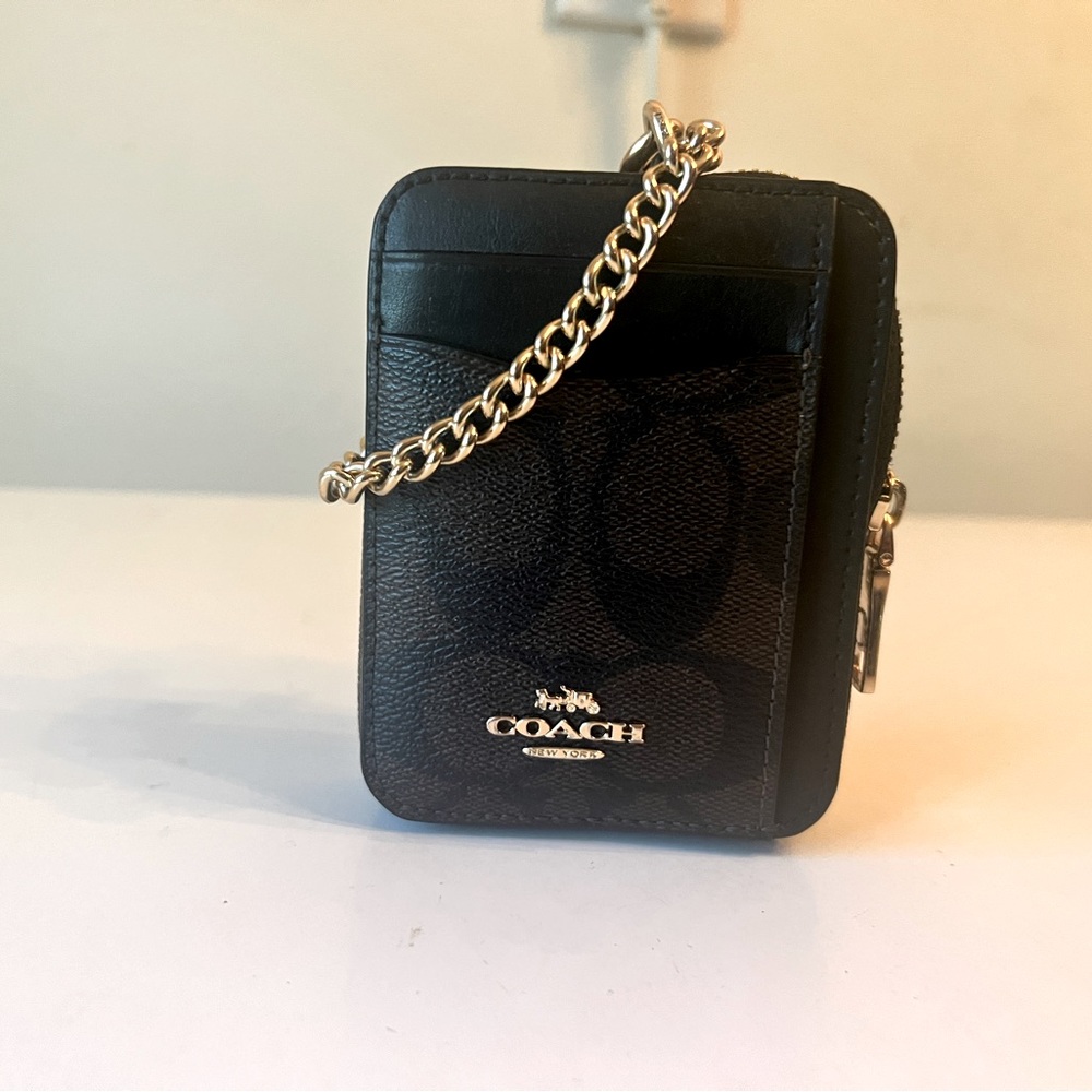 Coach Zip Card Case In Signature Canvas
 New with no tags